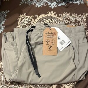 Avalanche Men's Beige Joggers